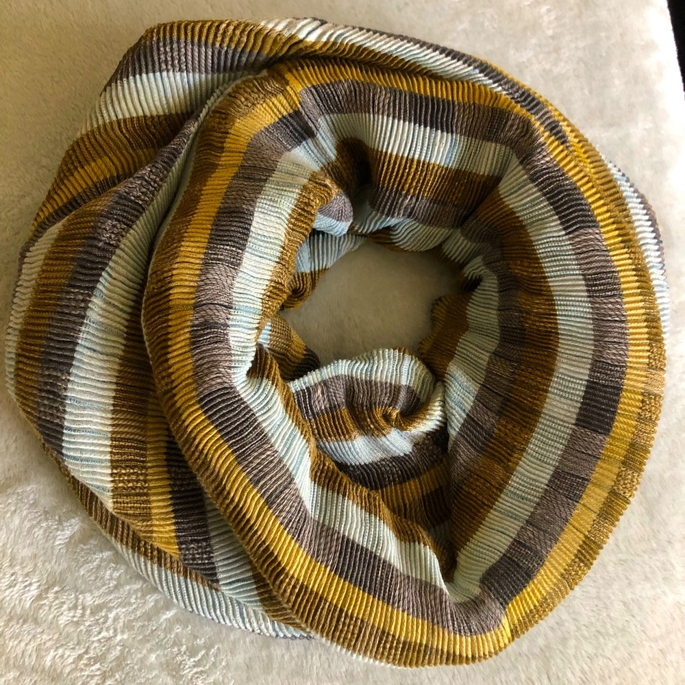 Infinity scarf